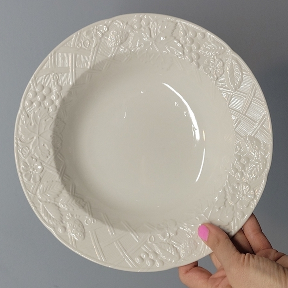 DP900 Mikasa English Countryside White Round Large Rim Soup Bowl Set of 2 - Picture 1 of 10